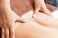 名古屋市緑区Aroma Luxeでは心も体もリラックスしていただけるよう、オイルは勿論、照明やアロマの精油、芳香にもこだわっております。